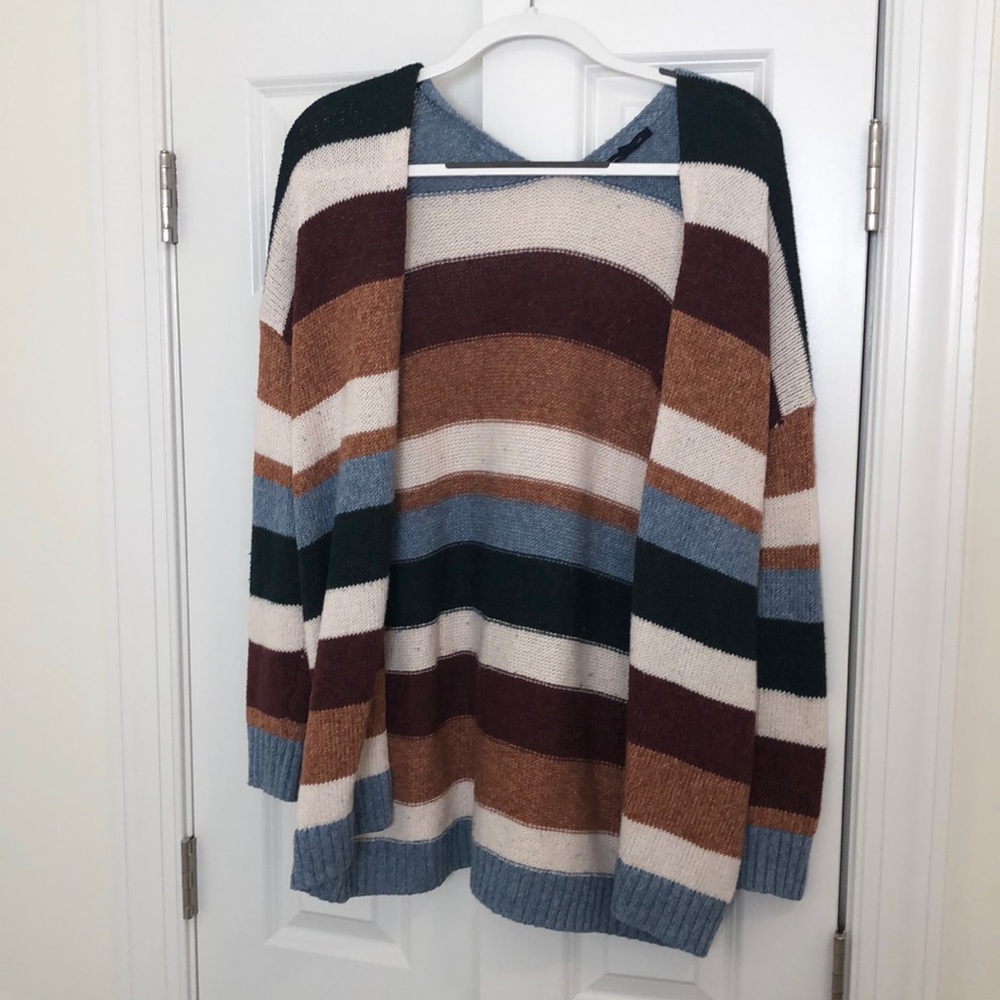 AE Cardigan